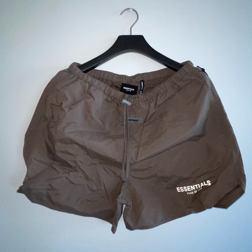 Essentials Fear of God Taupe Volley Shorts XL